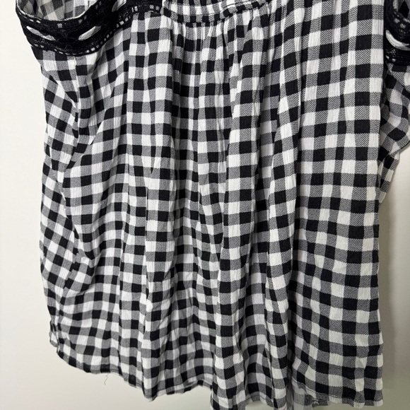 Torrid Washable Gauze Crochet Lace Trim Tank 2X - Picture 7 of 8